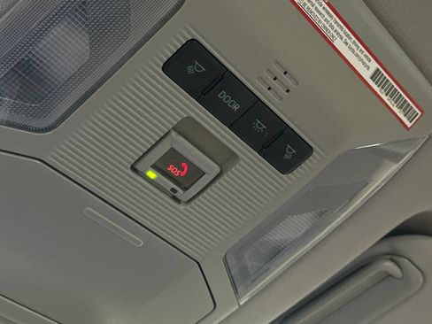 Certified 2025 Toyota RAV4 XLE AWD/4WD image 25
