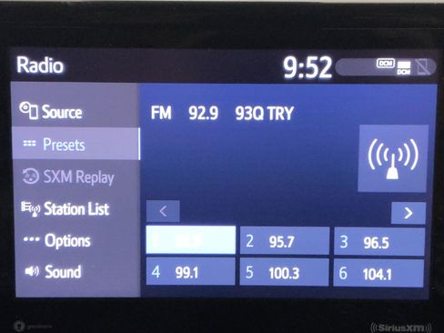 Used 2022 Toyota Corolla LE FWD image 25