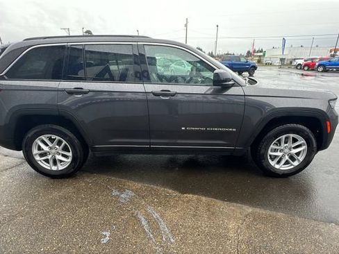 Used 2025 Jeep Grand Cherokee Laredo X w/ Luxury Tech Group I AWD/4WD image 5