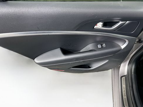 Used 2025 Genesis G70 2.5T image 25