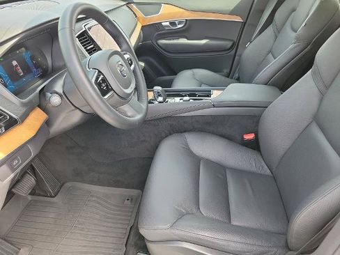 Used 2024 Volvo XC90 B5 Plus AWD/4WD image 12