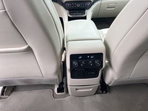 Used 2023 GMC Acadia Denali w/ Denali Ultimate Package AWD/4WD image 17
