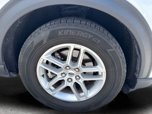 Used 2025 Ford Explorer Active RWD image 38