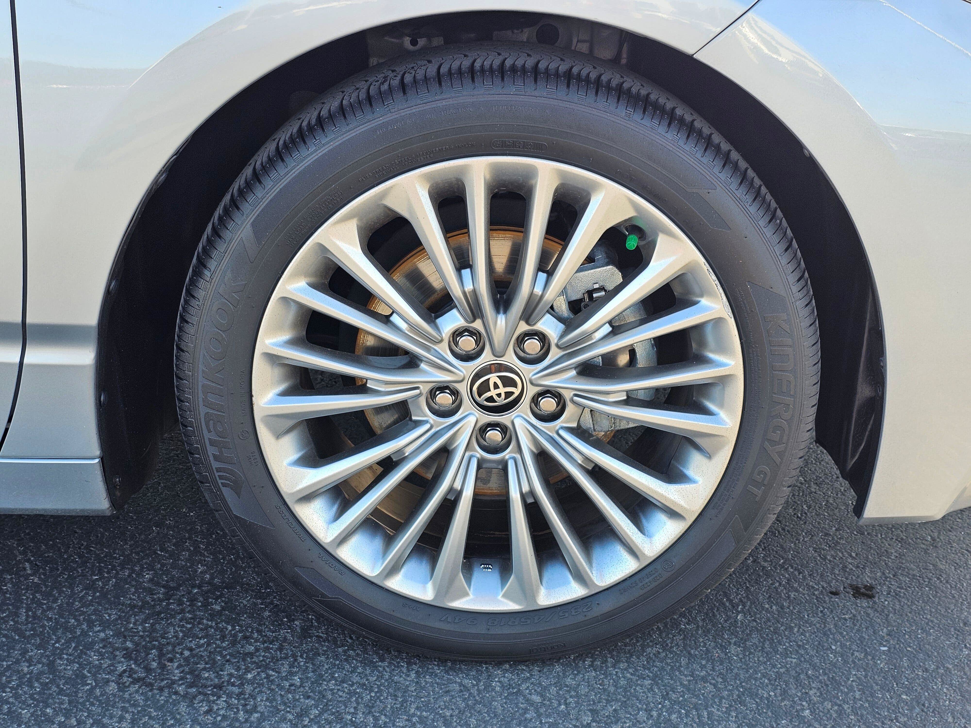 Certified 2021 Toyota Avalon Limited w/ Advanced Safety Package FWD image 8