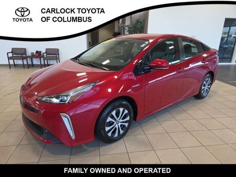 Used 2020 Toyota Prius LE AWD/4WD image 3