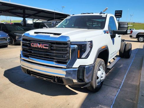 New 2026 GMC Sierra 3500 Pro w/ Convenience Package AWD/4WD image 7