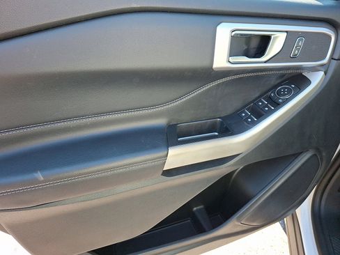 Certified 2022 Ford Explorer XLT w/ Equipment Group 202A image 14