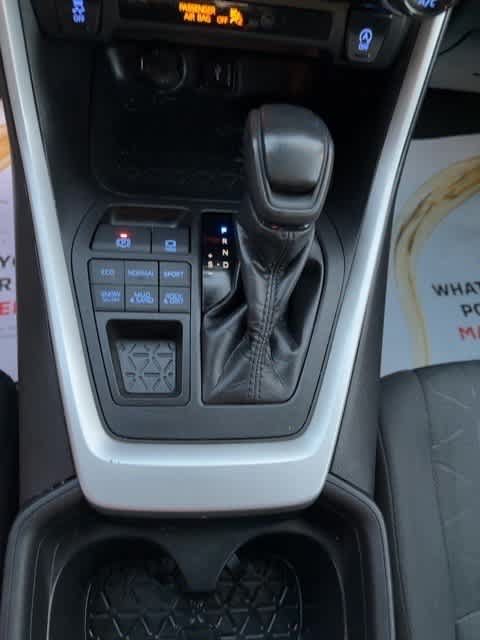 Used 2021 Toyota RAV4 XLE w/ Convenience Package AWD/4WD image 16