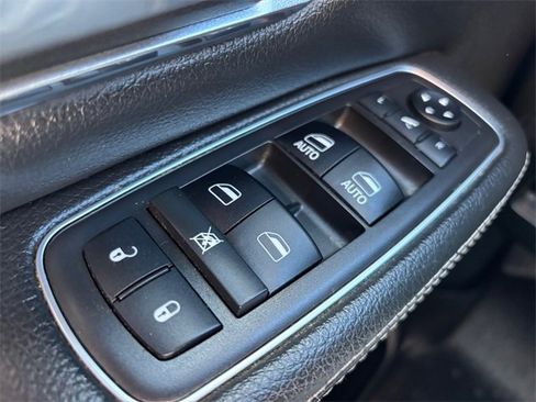 Used 2019 RAM 1500 Laramie image 16