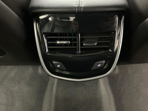 Used 2017 Cadillac XTS Luxury image 16