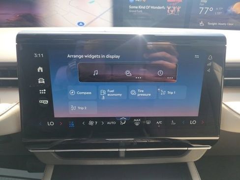 Certified 2024 Lincoln Nautilus Reserve w/ Equipment Group 202A AWD/4WD image 39