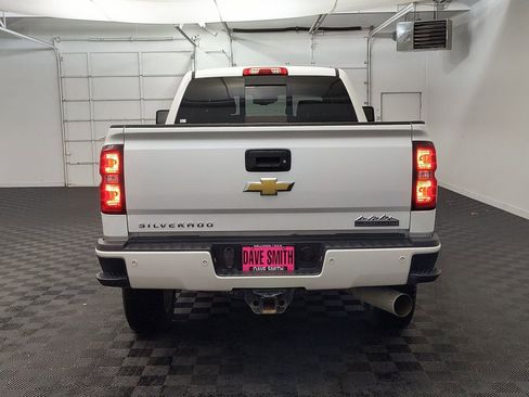 Used 2019 Chevrolet Silverado 2500 High Country w/ Duramax Plus Package image 8