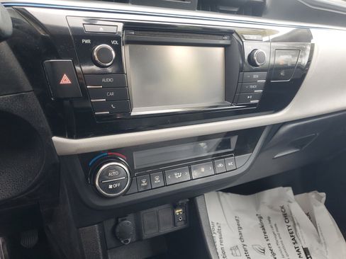 Used 2016 Toyota Corolla LE image 23