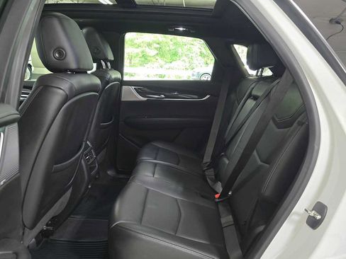 Used 2020 Cadillac XT5 Premium Luxury FWD image 16
