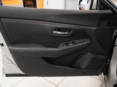 Used 2021 Nissan Sentra SV w/ Trunk Package image 16