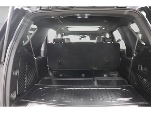 Used 2025 GMC Yukon AT4 AWD/4WD image 34
