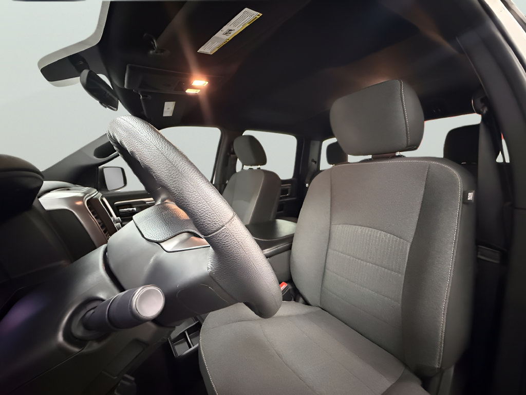 Used 2024 RAM 1500 Warlock RWD image 11