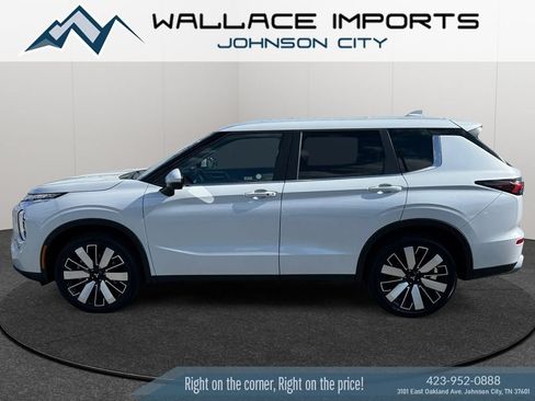 Used 2025 Mitsubishi Outlander AWD image 1