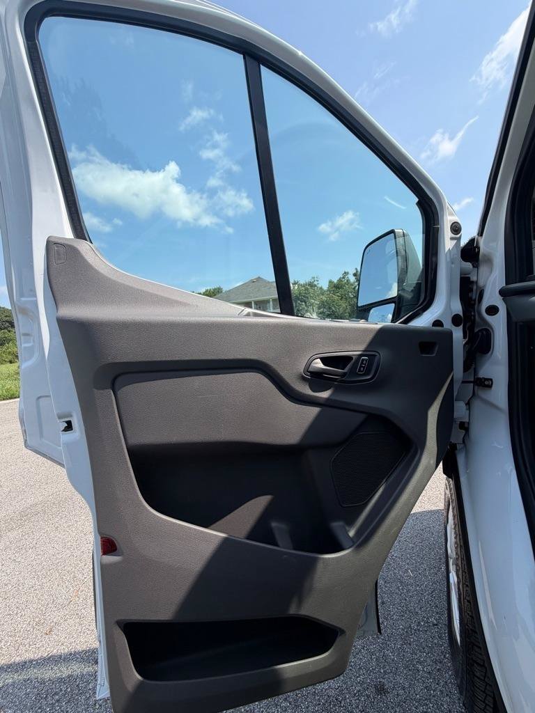 Used 2023 Ford Transit 350 XLT RWD image 9