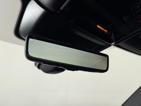 Used 2024 Land Rover Range Rover SV image 18