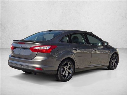 Used 2014 Ford Focus SE w/ Equipment Group 201A image 5