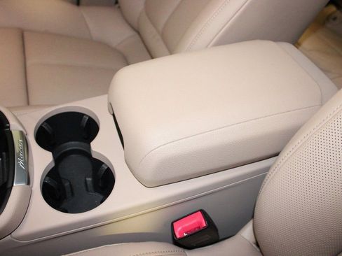 Certified 2025 Porsche Macan image 29