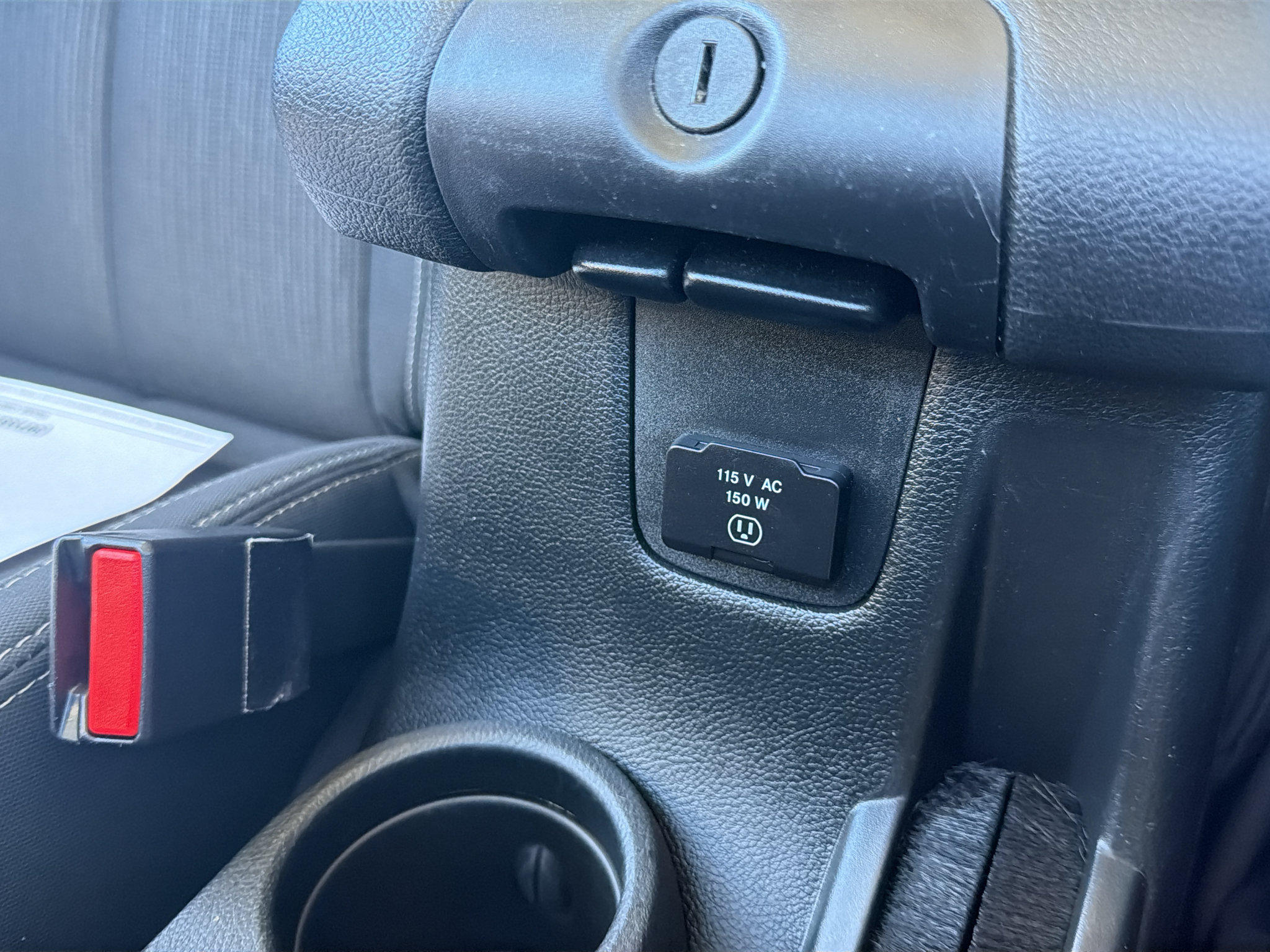 Used 2016 Jeep Wrangler Unlimited Sahara w/ Connectivity Group AWD/4WD image 28