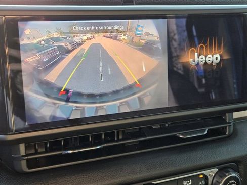 Used 2024 Jeep Wrangler Unlimited Sport AWD/4WD image 19