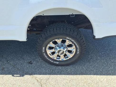 Used 2017 Ford F350 XLT w/ XLT Premium Package AWD/4WD image 21