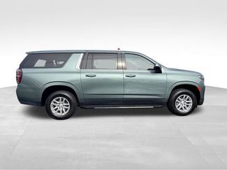 Used 2024 Chevrolet Suburban LT video 2