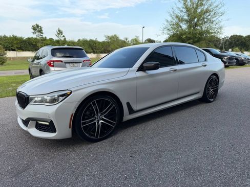 Used 2017 BMW 750i RWD image 5