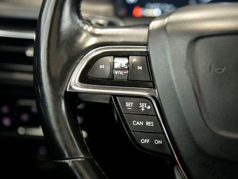 Used 2023 Lincoln Nautilus Reserve AWD/4WD image 22