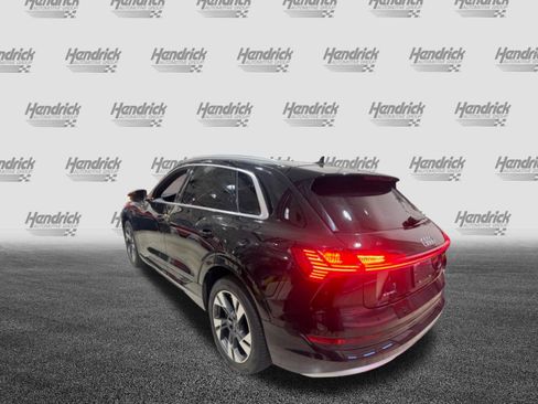 Used 2022 Audi e-tron Premium Plus AWD/4WD image 5