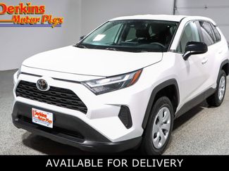 Used 2024 Toyota RAV4 LE video 1