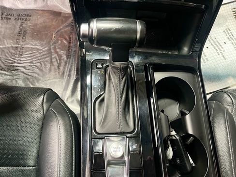 Used 2020 Kia Cadenza Technology image 17