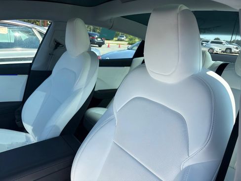Used 2025 Tesla Model 3 RWD image 2