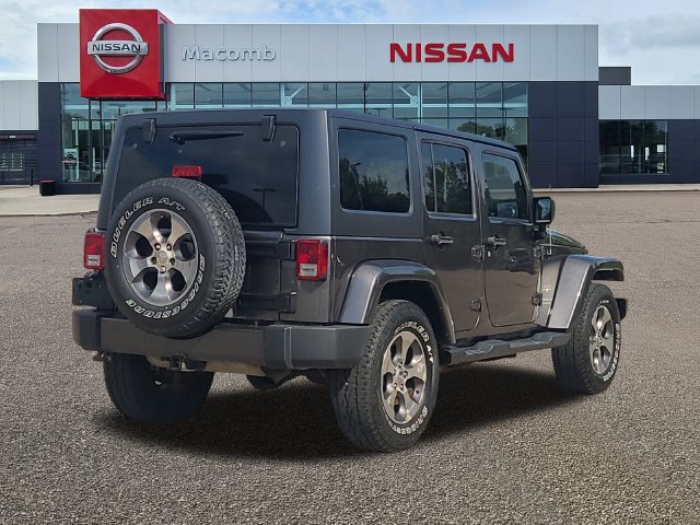 Used 2016 Jeep Wrangler Unlimited Sahara w/ Dual Top Group AWD/4WD image 7