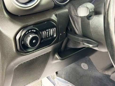 Used 2021 Jeep Wrangler Unlimited Sahara w/ Uconnect 4C Nav & Sound Group image 10