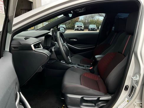 Used 2025 Toyota Corolla SE image 10