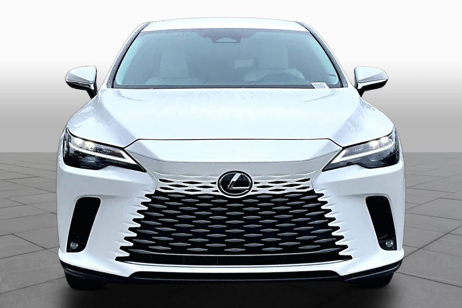 Used 2024 Lexus RX 350 FWD w/ Technology Package image 4