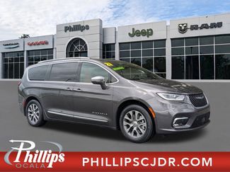 Used 2021 Chrysler Pacifica Pinnacle video 1