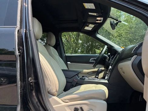 Used 2018 Ford Explorer Limited AWD/4WD image 23