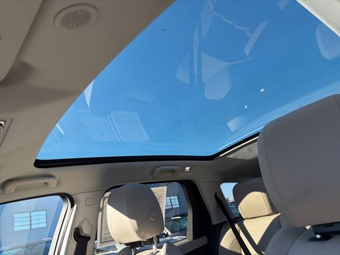 Used 2024 Land Rover Discovery Sport S image 25