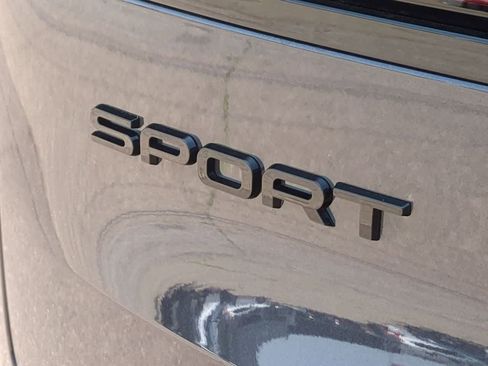 New 2025 Land Rover Range Rover Sport Dynamic SE image 11