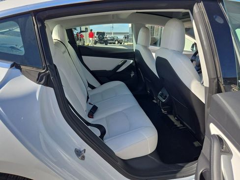 Used 2018 Tesla Model 3 Mid Range image 26