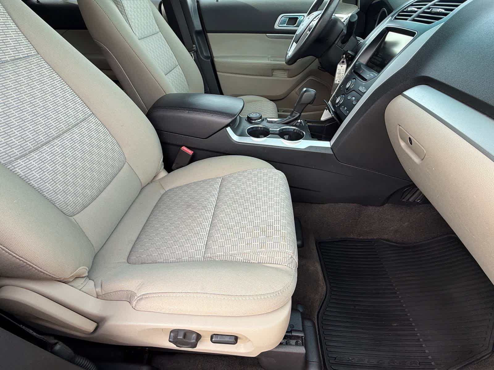 Used 2015 Ford Explorer XLT w/ Equipment Group 201A AWD/4WD image 10