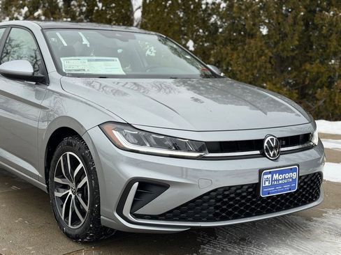 New 2026 Volkswagen Jetta SE image 2