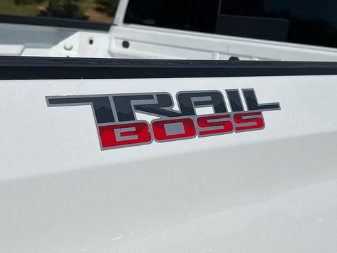 Used 2024 Chevrolet Silverado 1500 LT Trail Boss w/ Convenience Package II image 25