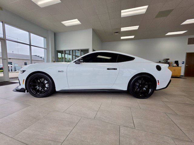 Used 2024 Ford Mustang GT Premium RWD image 4
