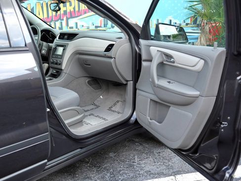 Used 2014 Chevrolet Traverse LS FWD image 32